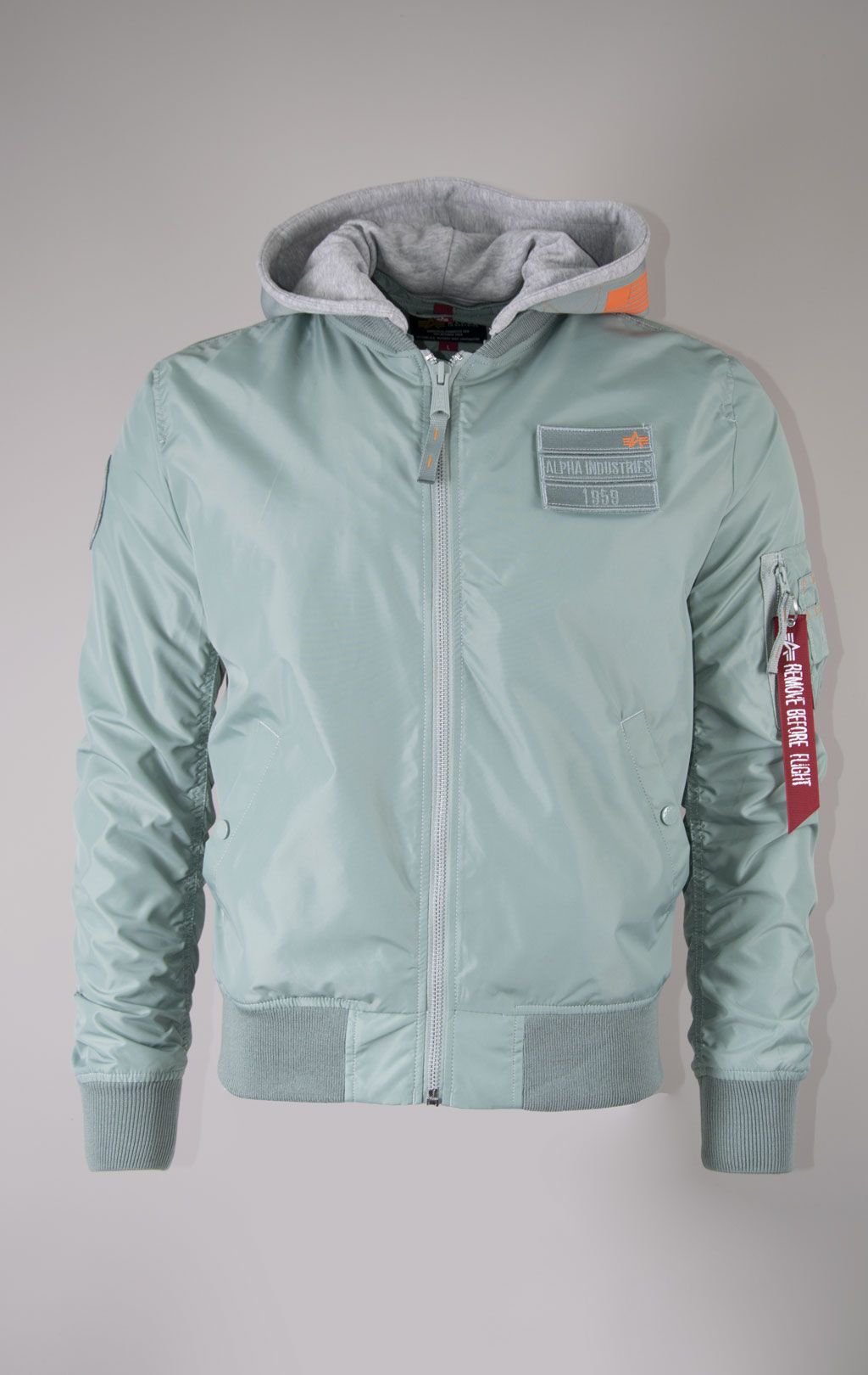 Бомберы Alpha Industries в Москве, купить мужские куртки Alpha Industries